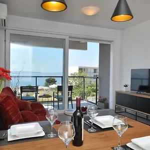  Apartman Carmen, Znjan,